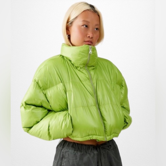 Urban Outfitters Jackets & Blazers - Urban Outfitters Green Puffer Jacket💚